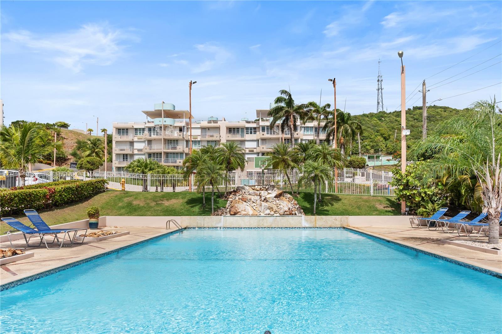 5015 Calle Punta Tuna 2006