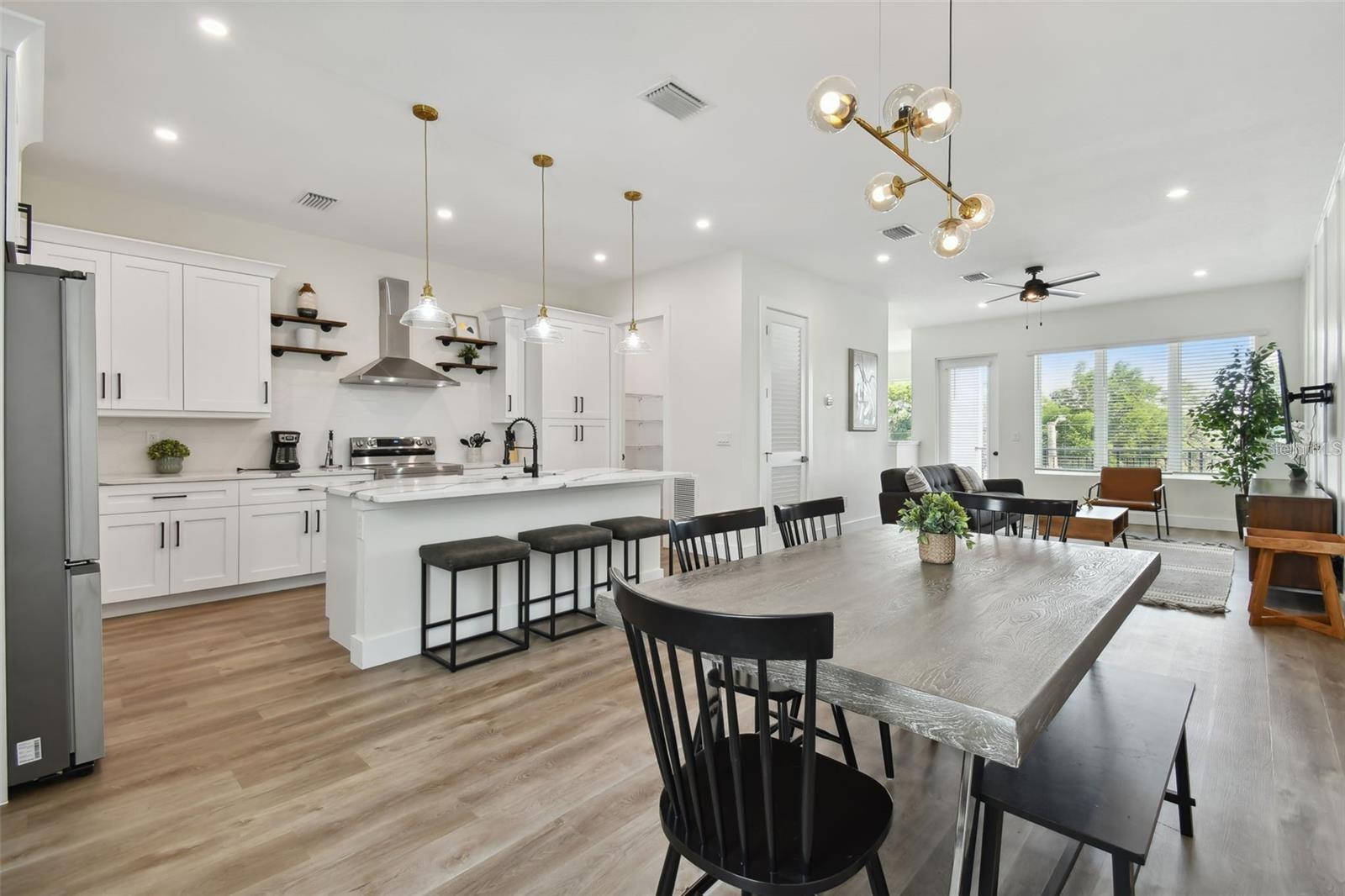 121 E Warren Avenue 1