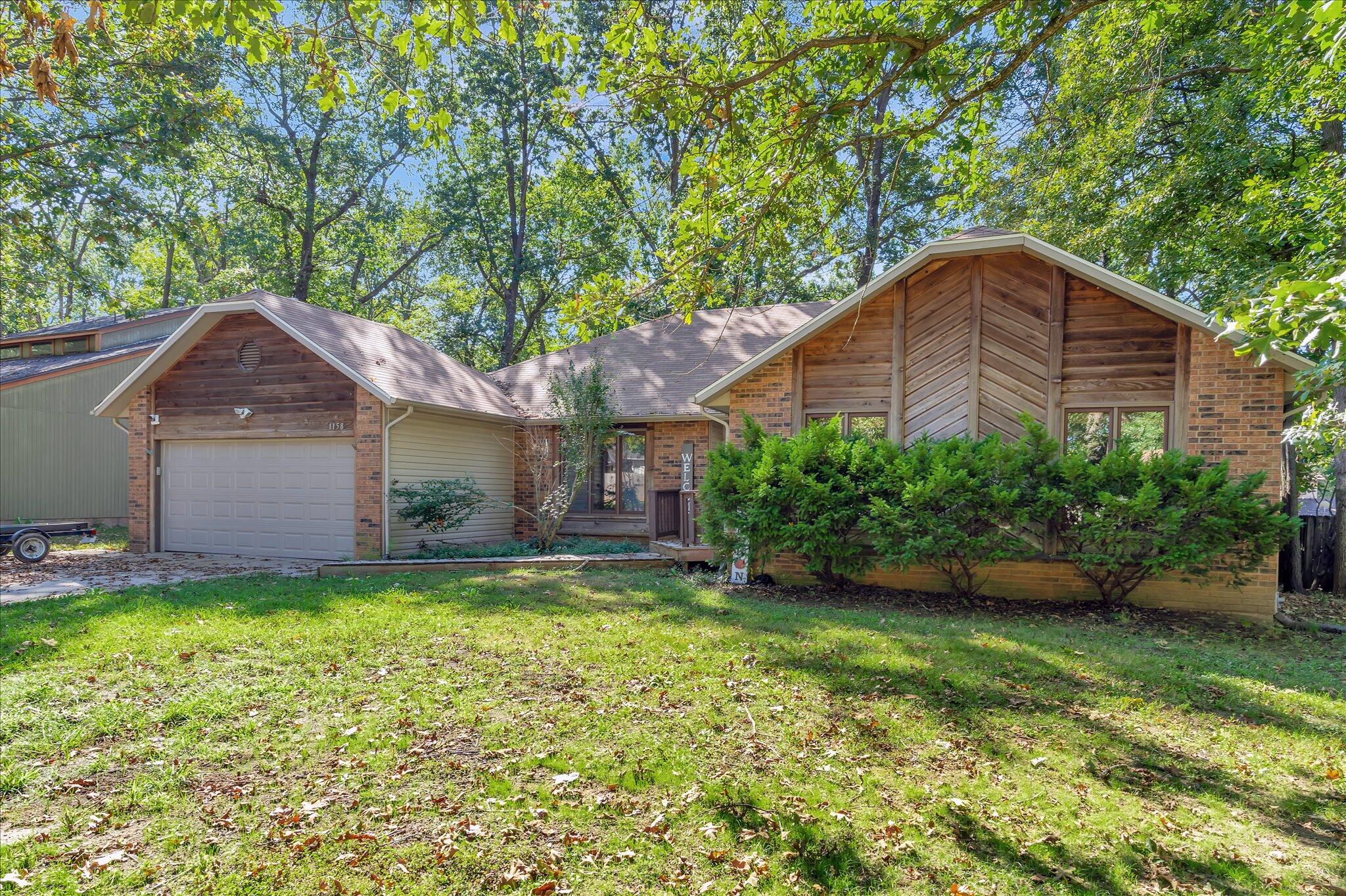 1158 W Bradley Street