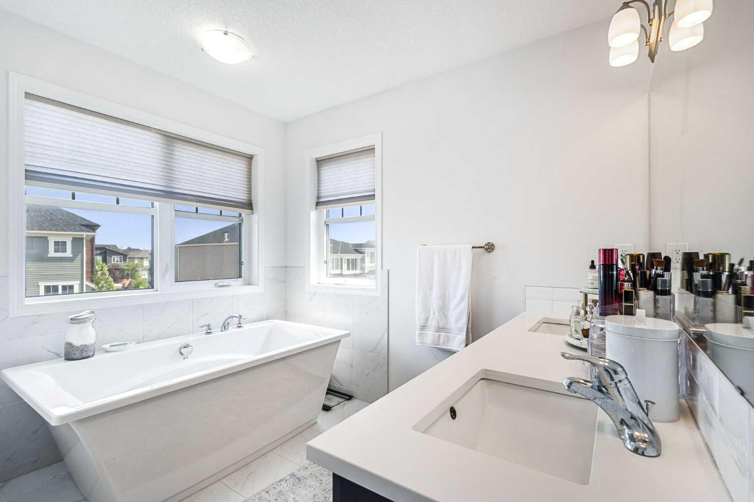 63 Carrington Manor NW