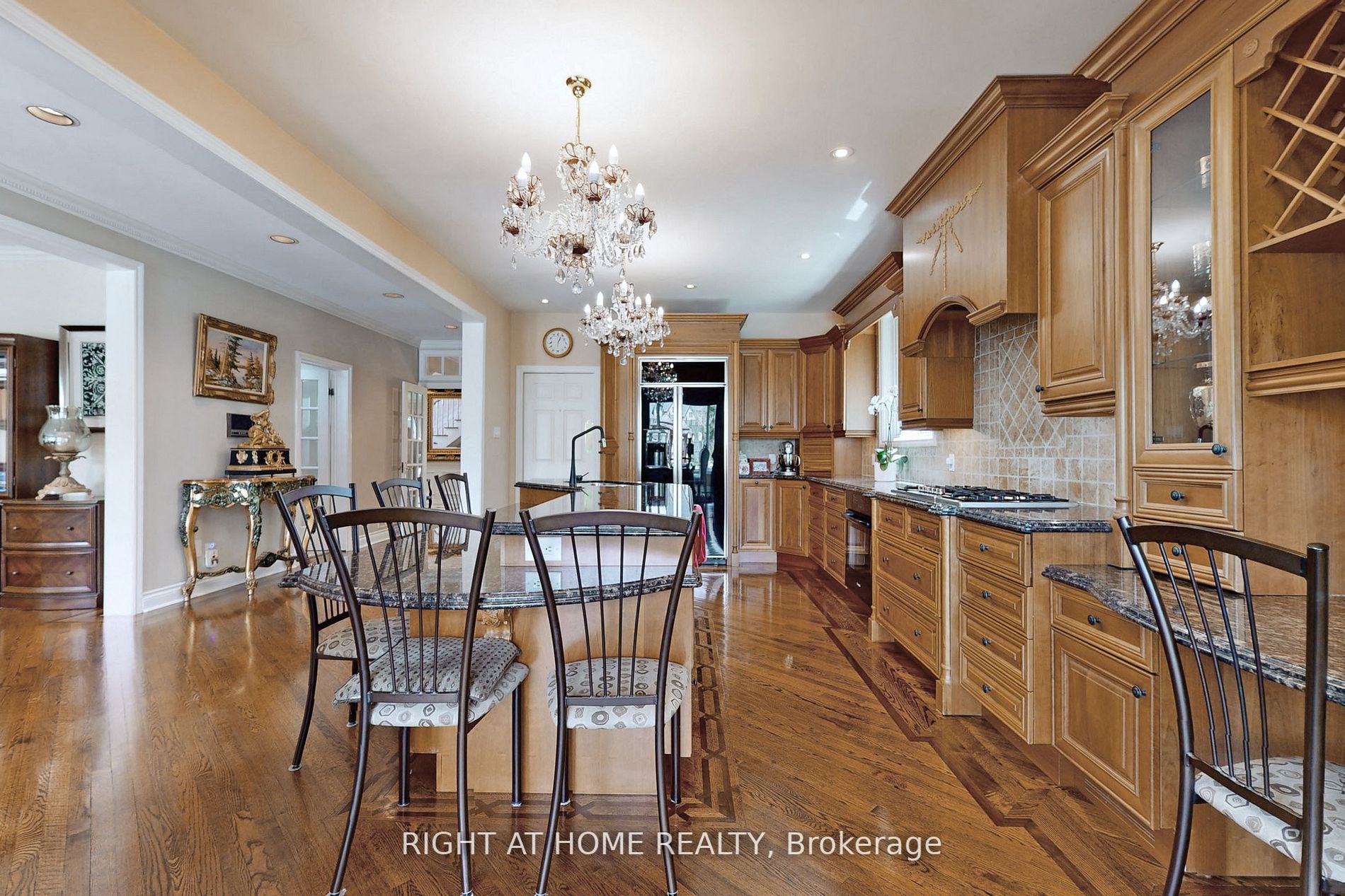 375 W Lakeshore Rd