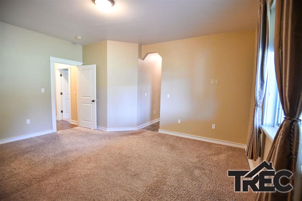 155 N 1st St W