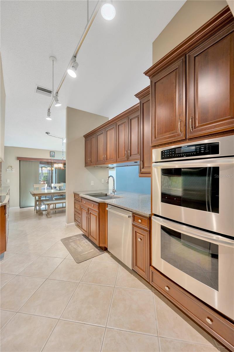 1007 Morfield Lane