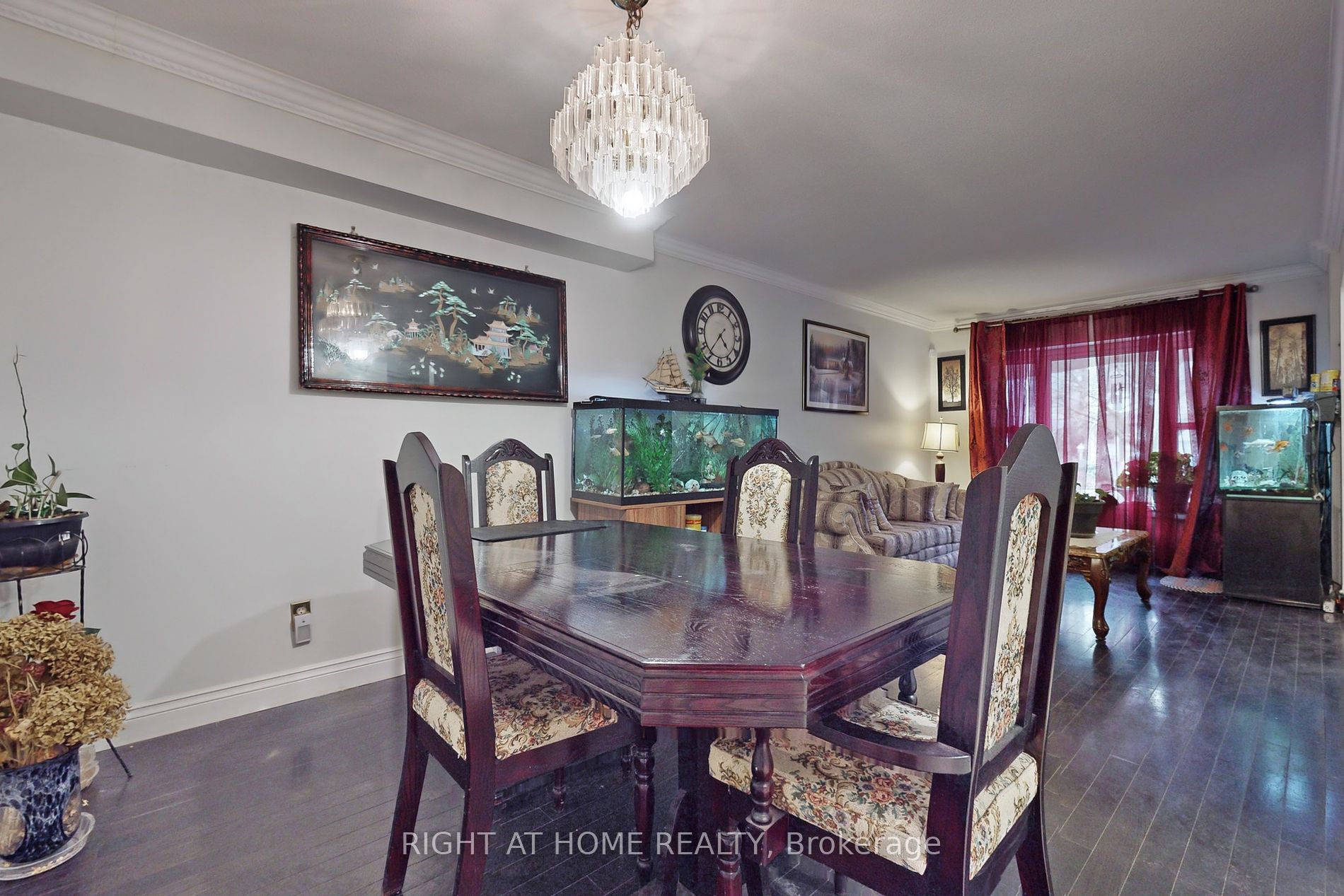 22 W Carr Dr