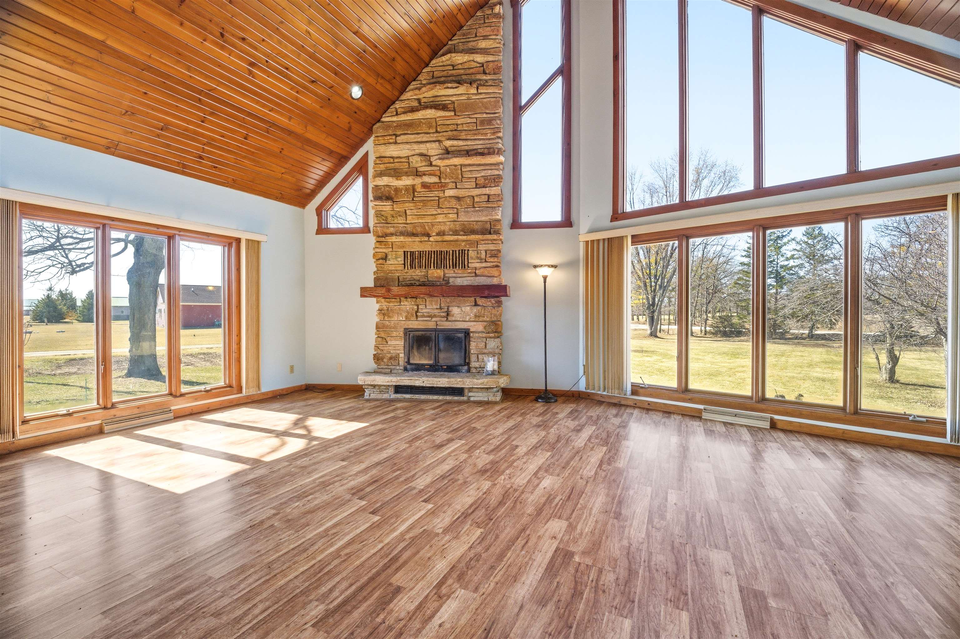 N4640 Lakeshore Drive