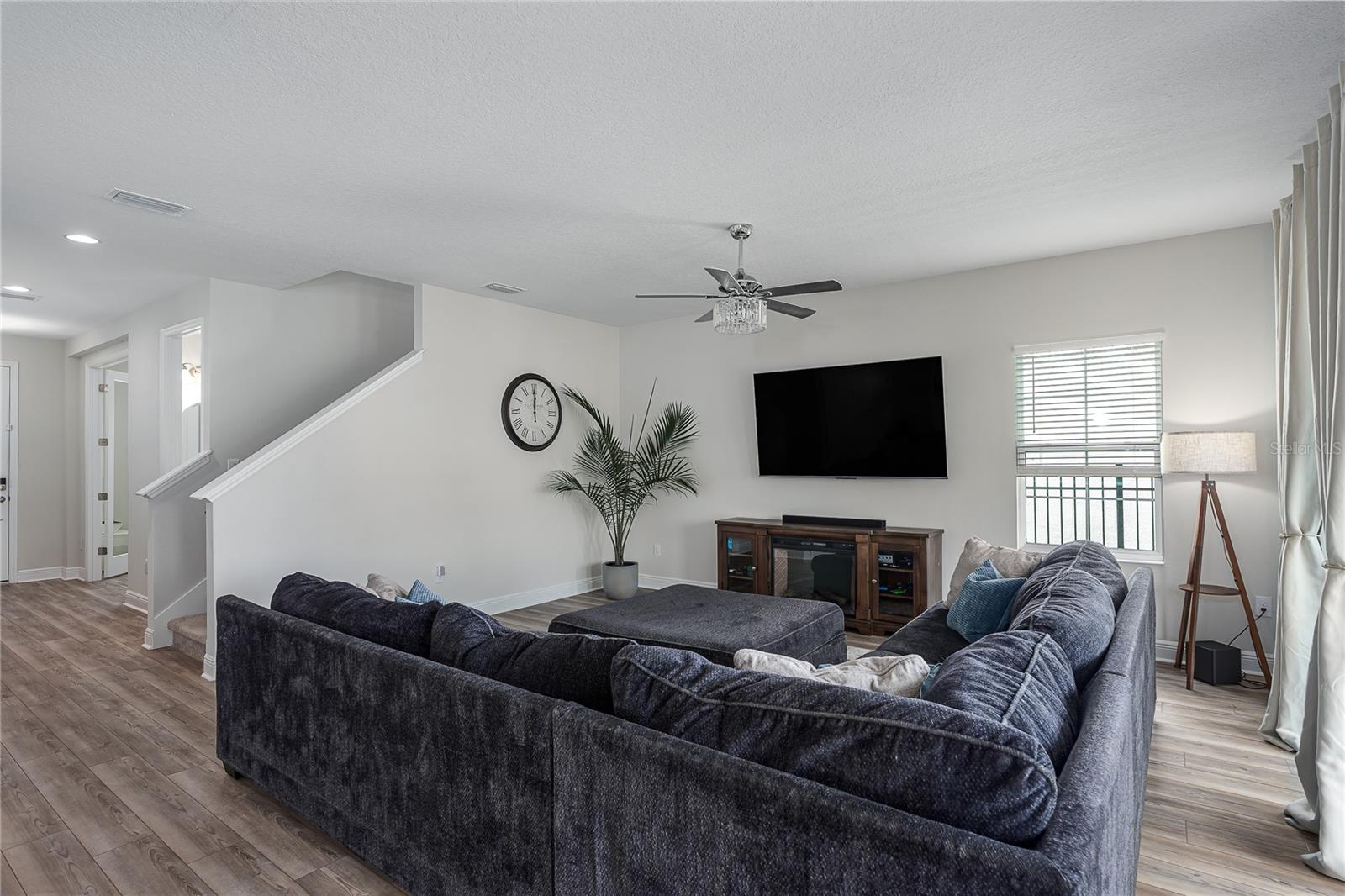 13137 Homestead Lane