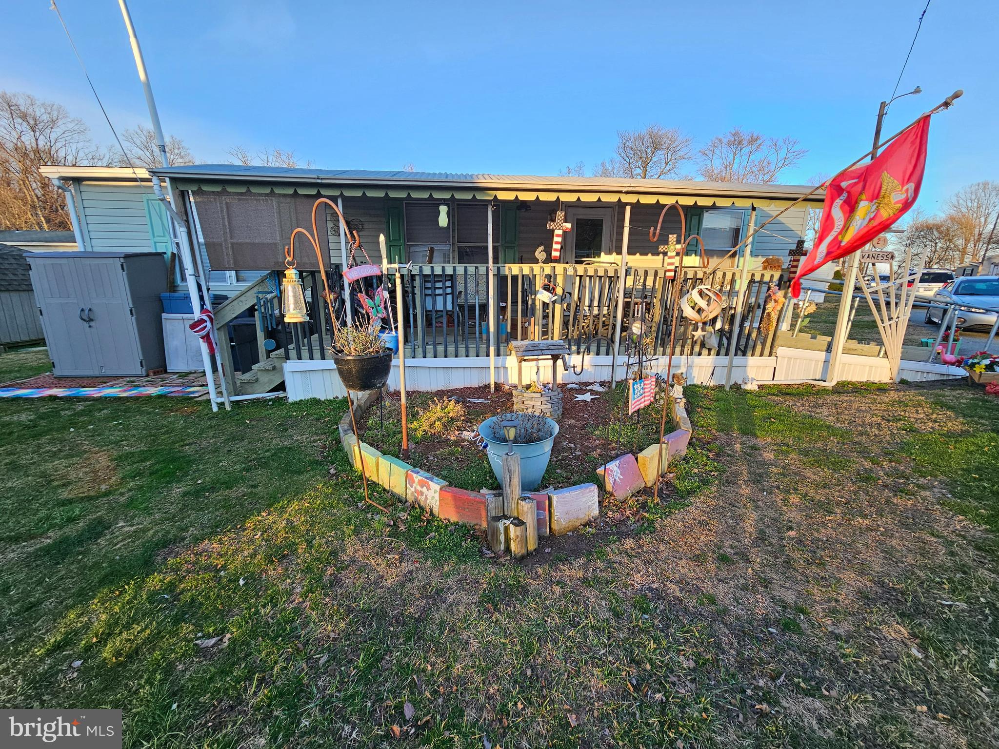 21 Vanessa Ave  