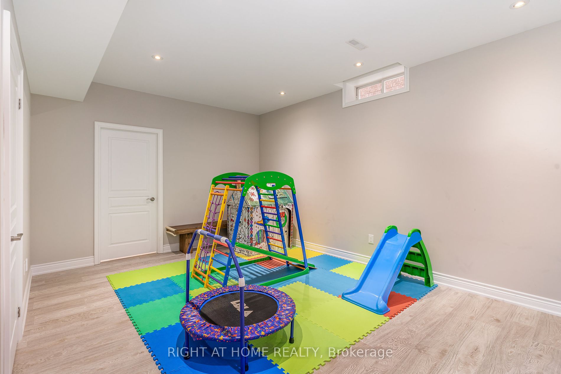 185 Cook's Mill Cres