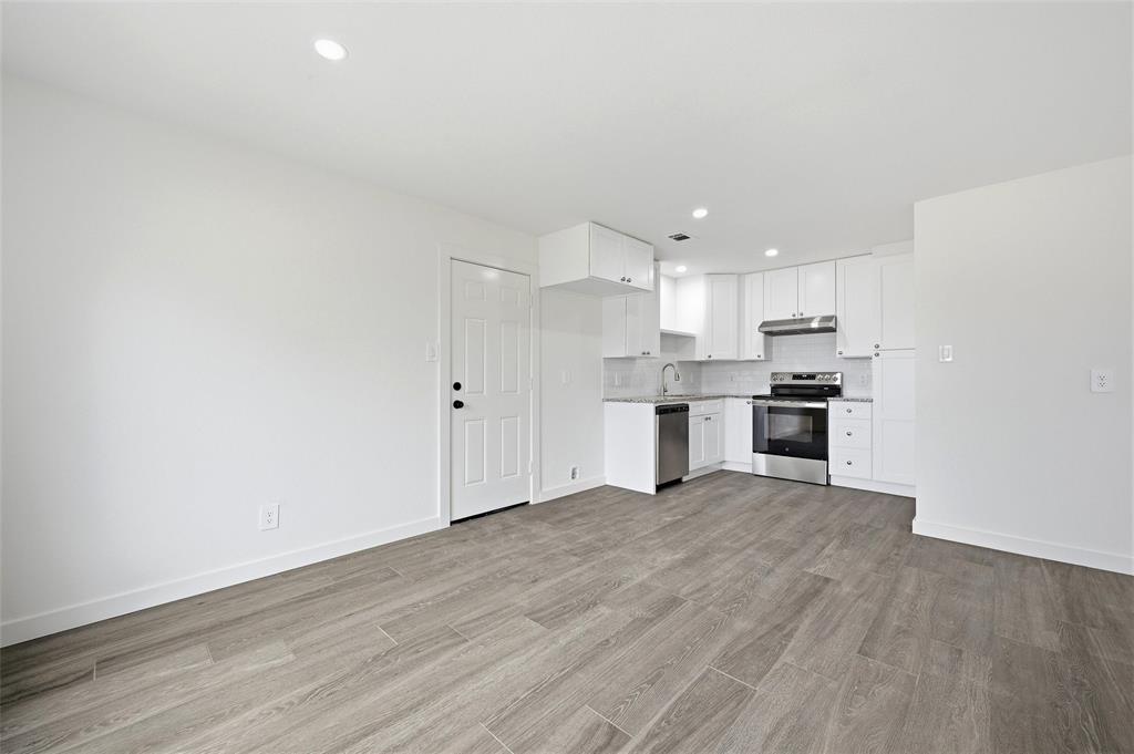 104 N Imperial Drive
