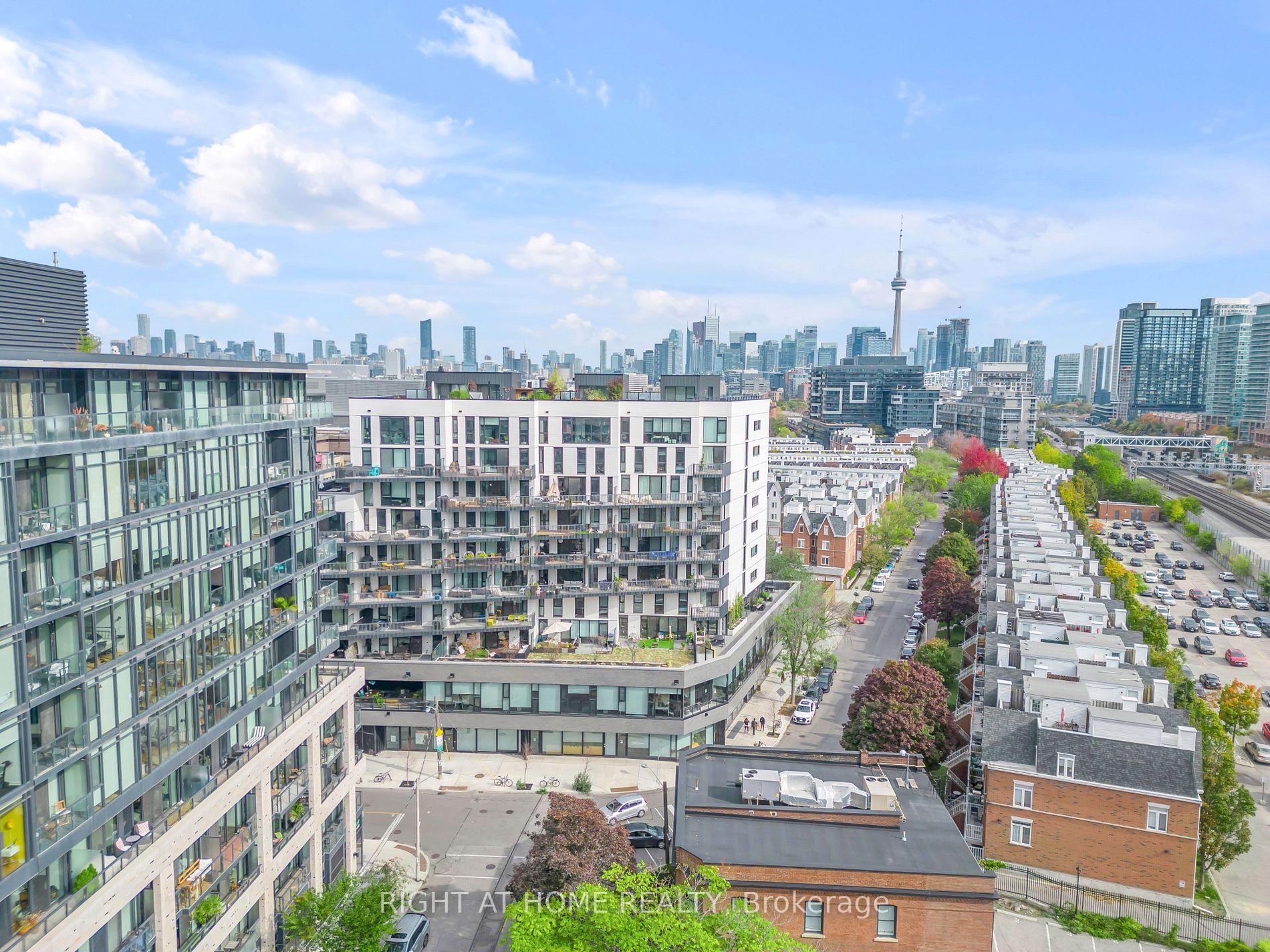 41 Dovercourt Rd 906