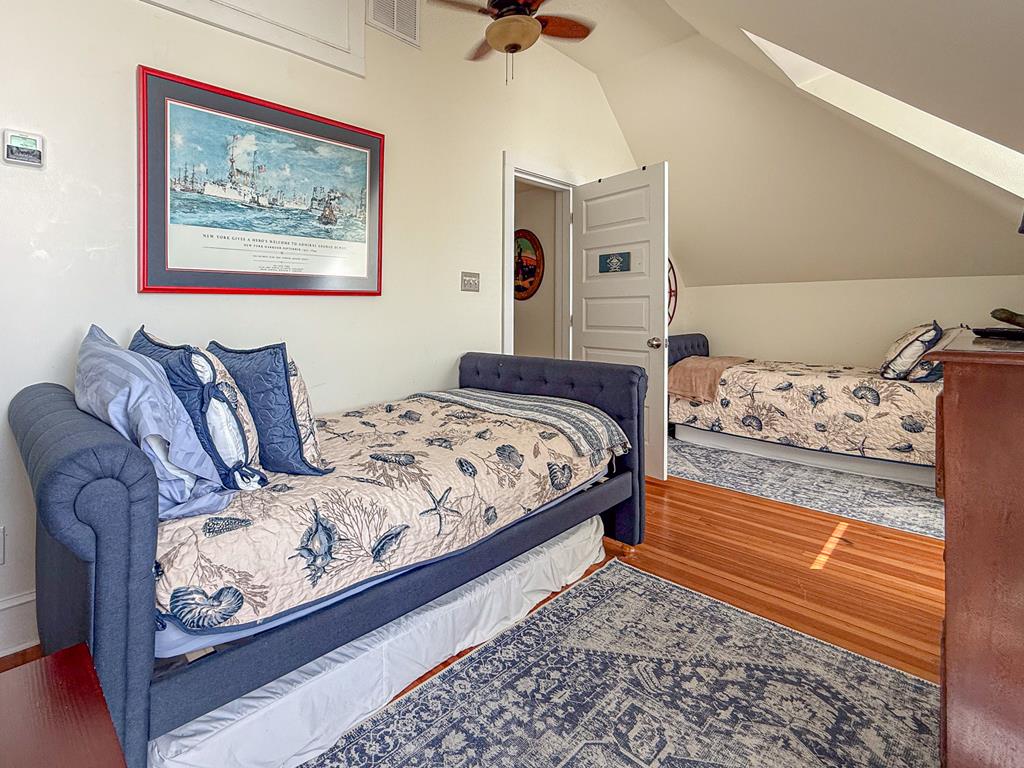 212 Bay Ave 9A