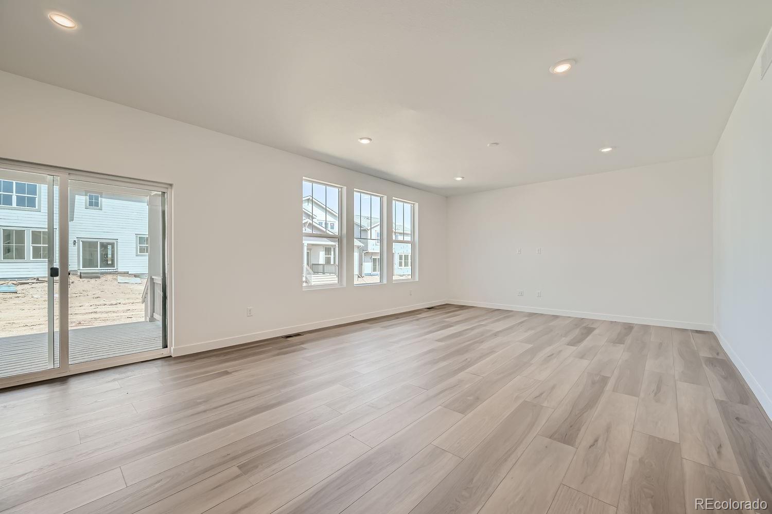 5563 Tamarack Avenue