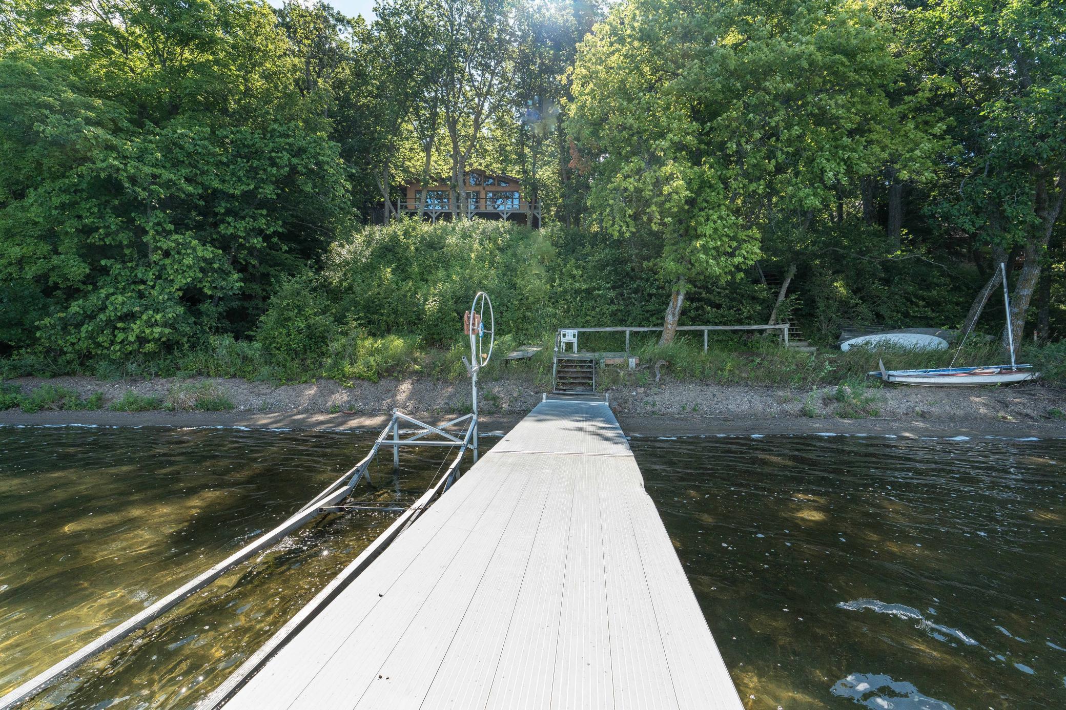 39060 Peninsula Lane