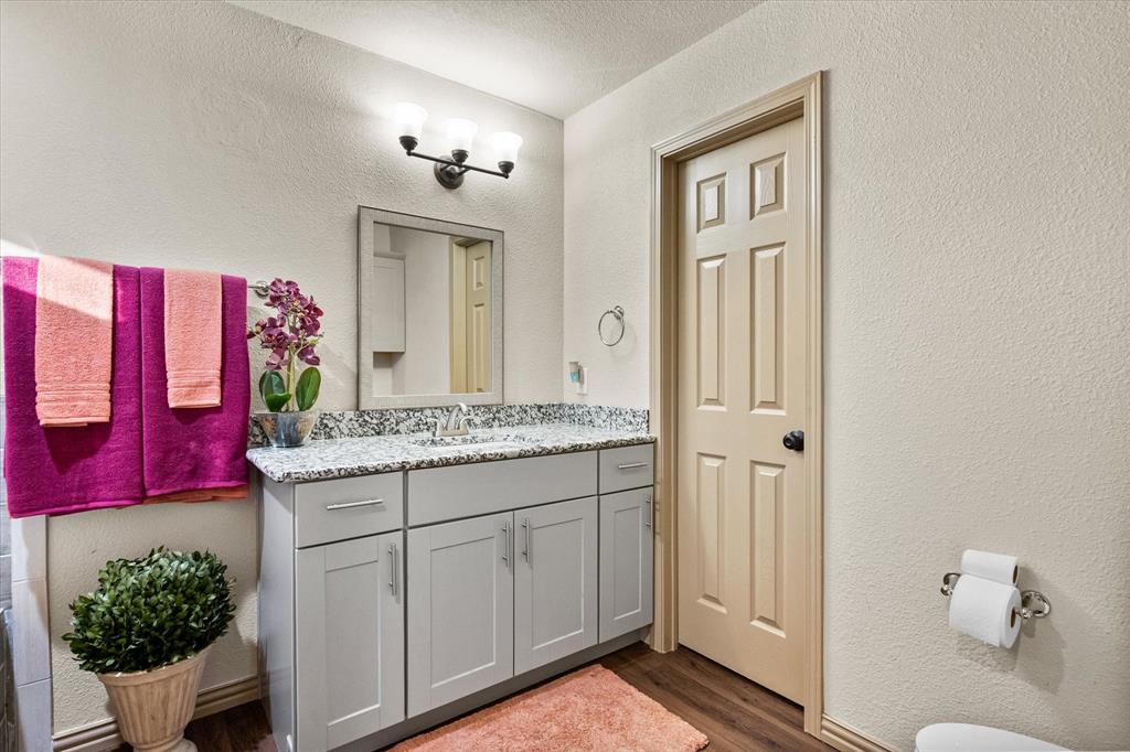 1708 Country Crest Lane