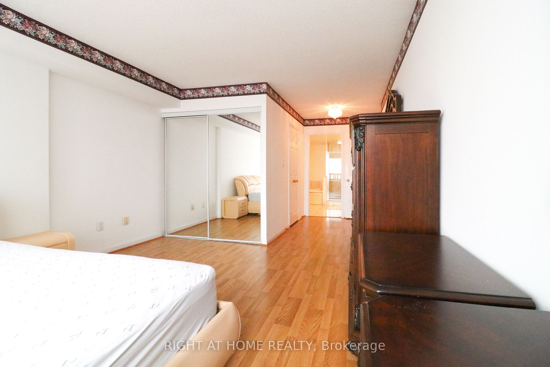 610 Bullock Dr 415