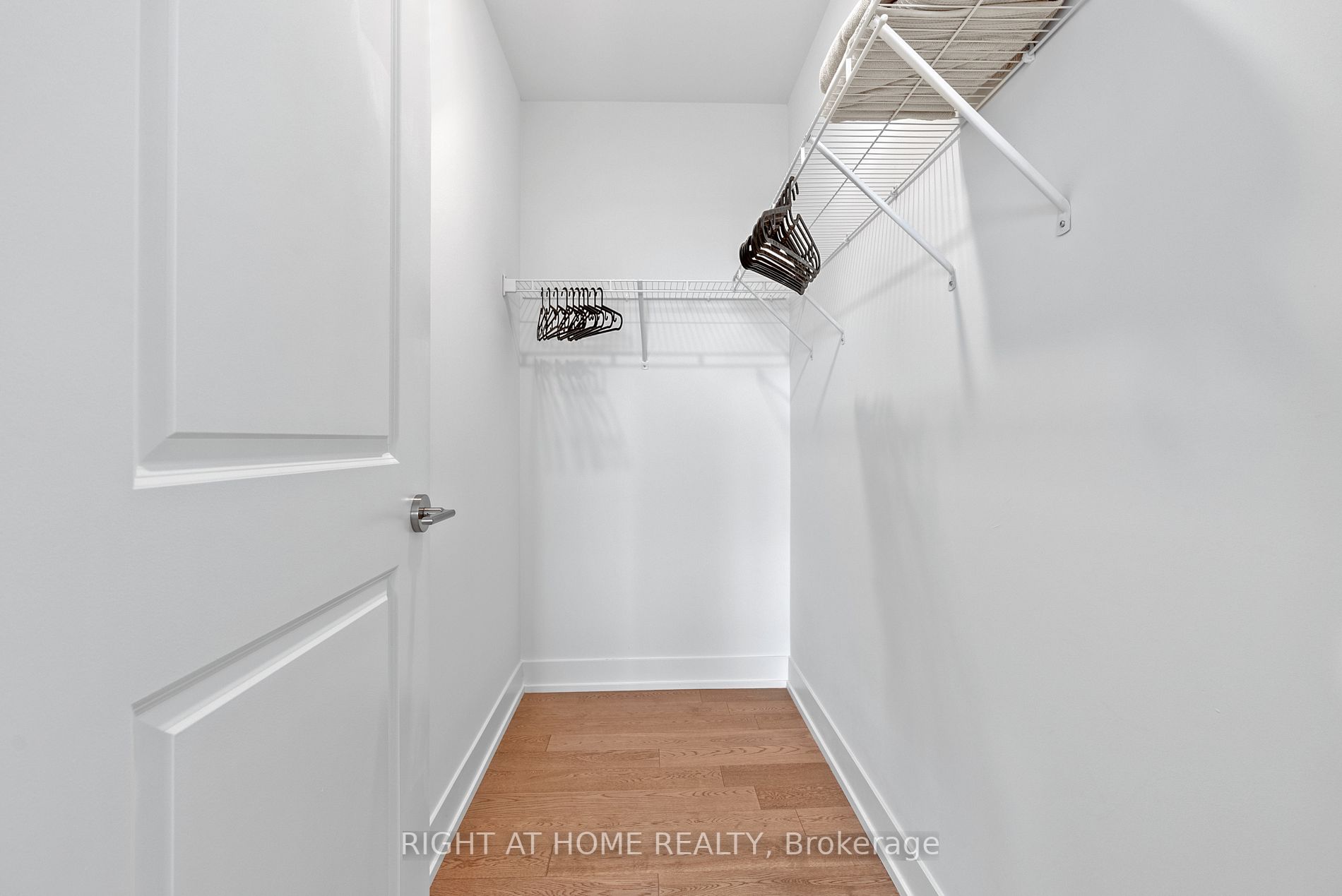 1063 Douglas Mccurdy Comm Circ