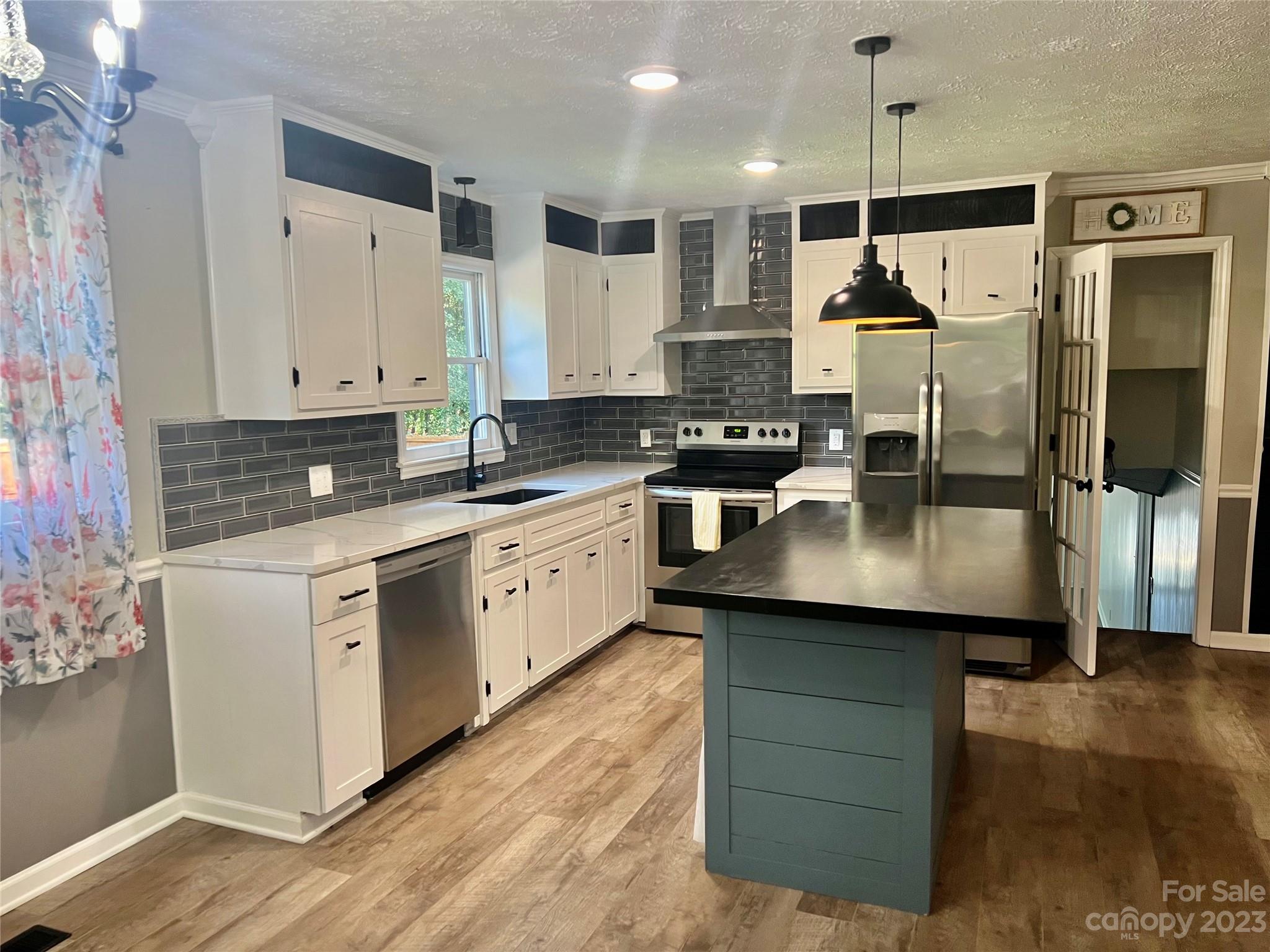 3505 Deal Mill Road