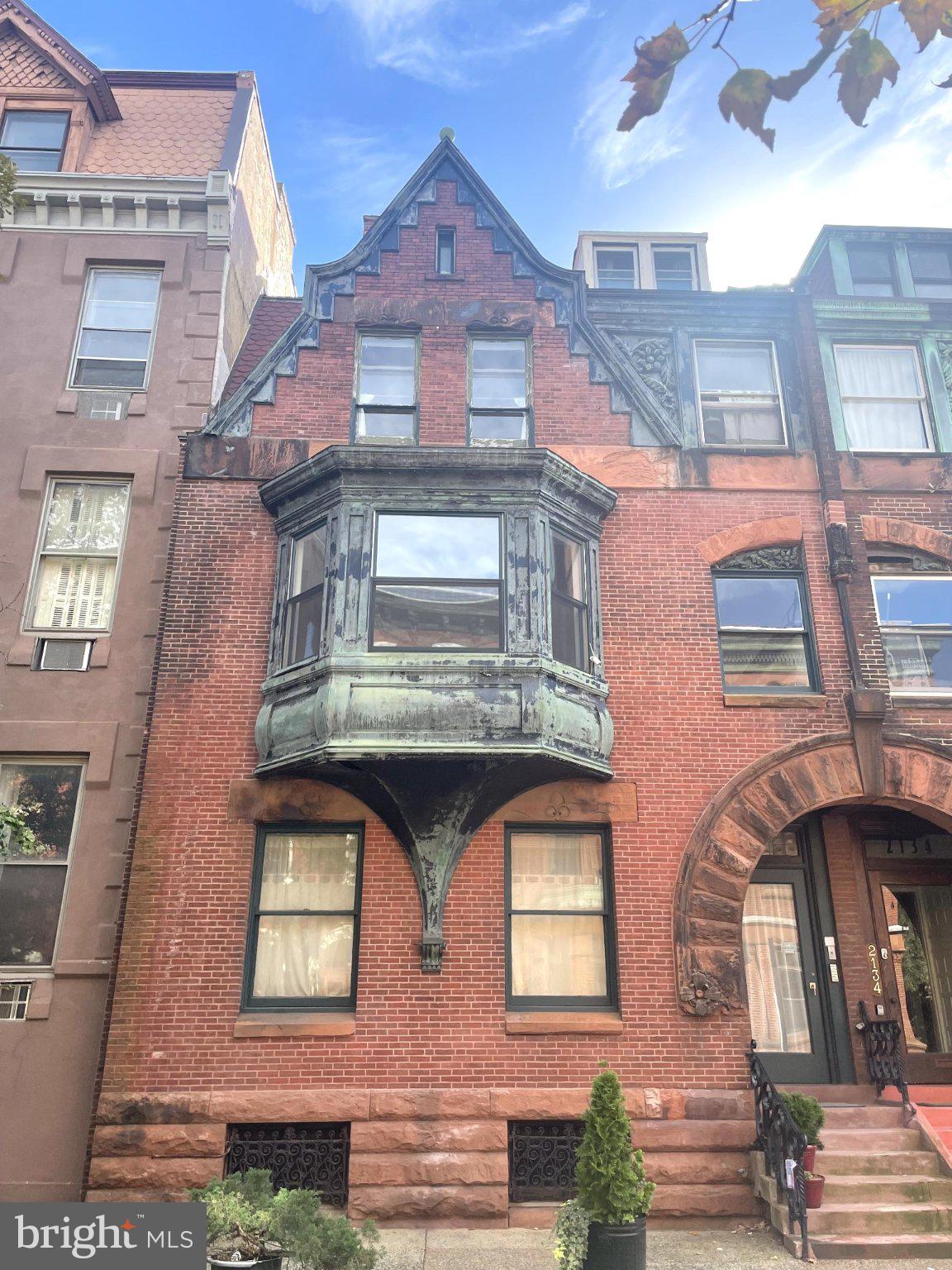 2132 Spruce Street
