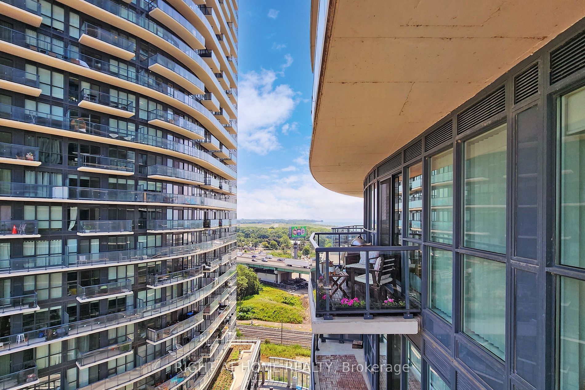 51 East Liberty St 1304