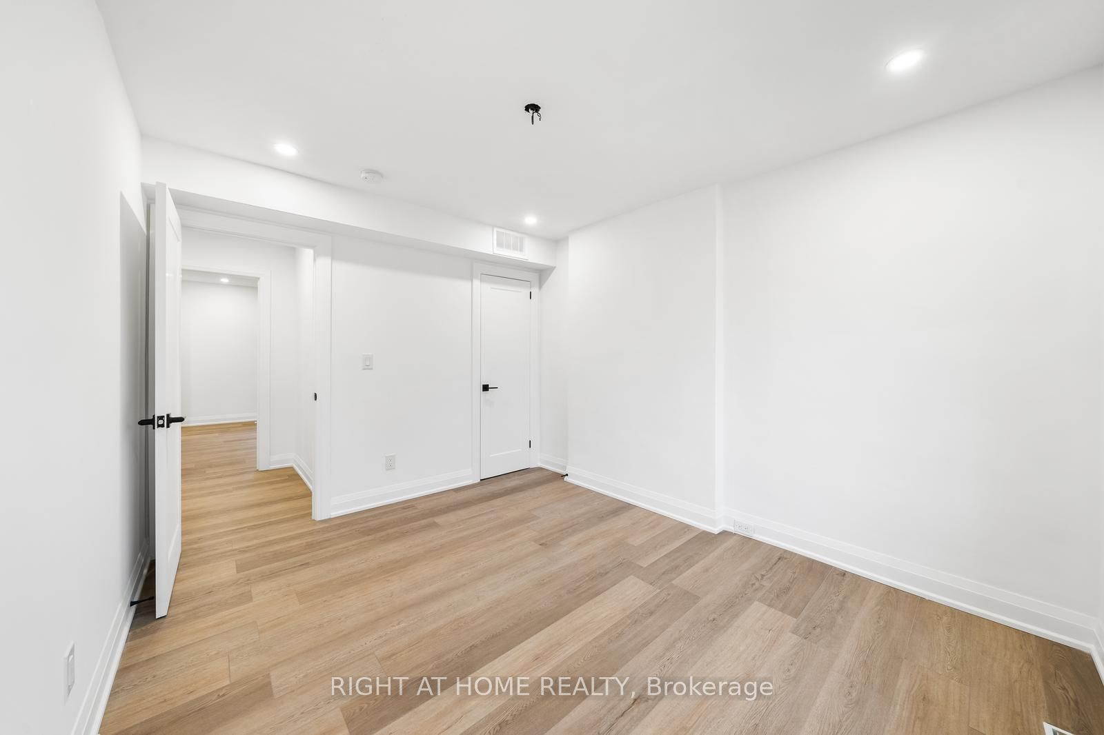 147 Forman Ave