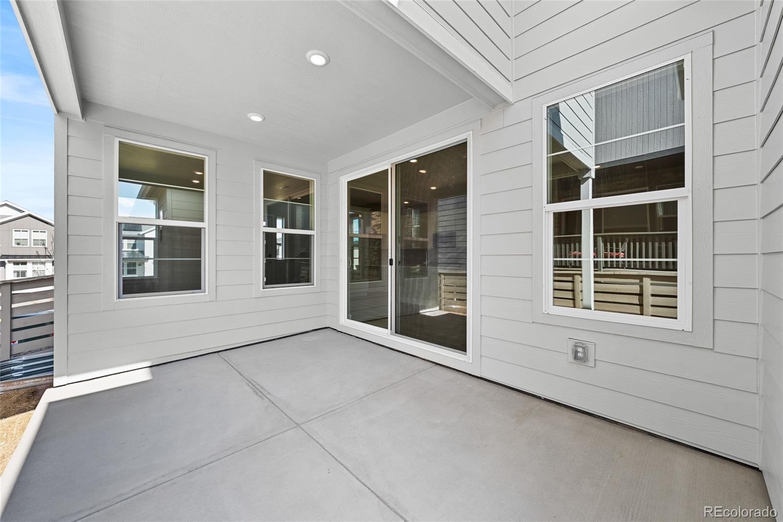 8731 Whiteclover Street