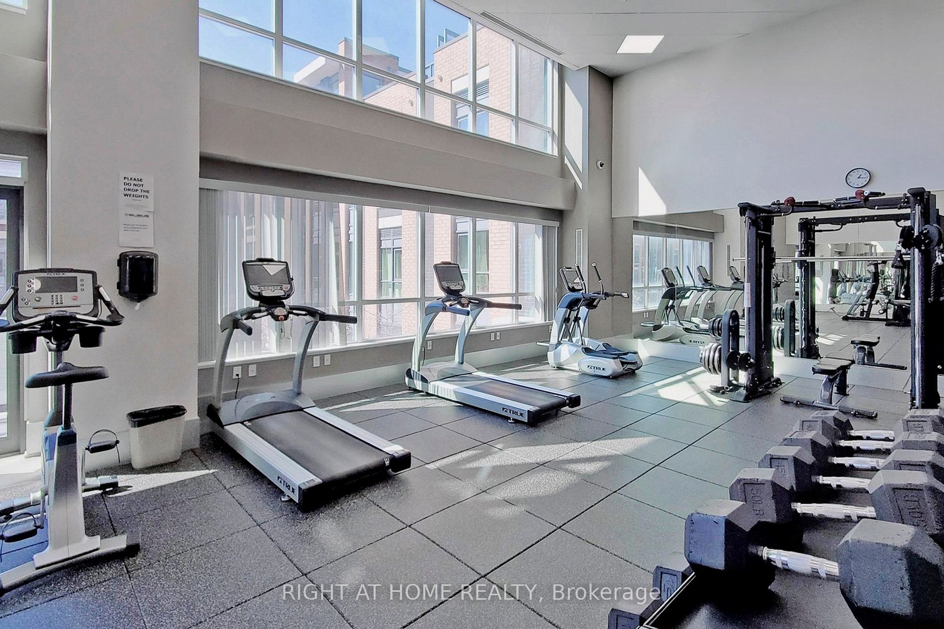 68 Canterbury Pl 902