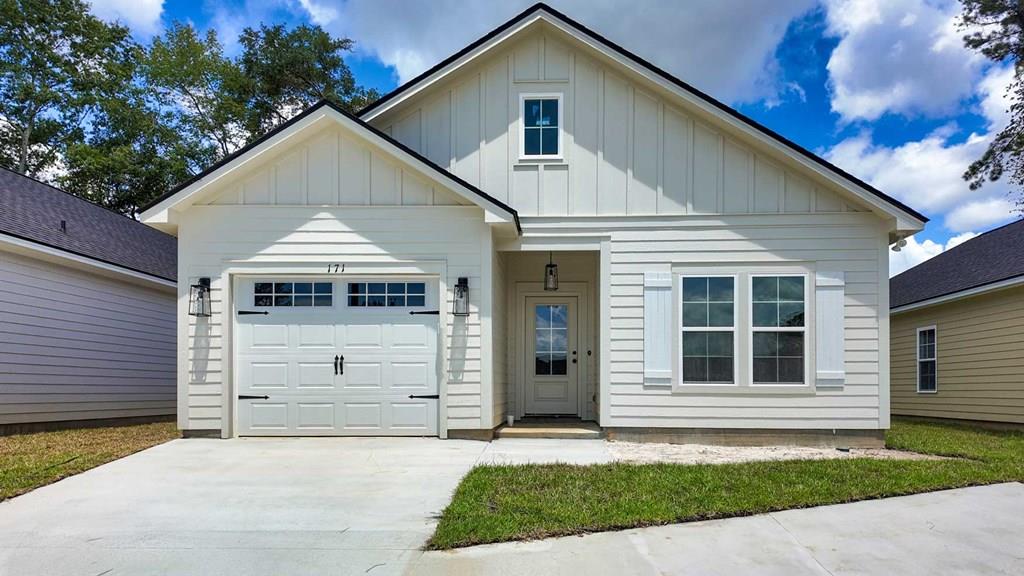 You're very own BRAND NEW home is ready! Check out all of the details that come with this amazing new home. Quartz countertops! Stainless appliances! Luxury Vinyl Plank flooring throughout! Tray ceilings with beautiful crown molding! Wood porch ceilings! Custom closet shelving! Beautiful trendy light fixtures! This builder doesn't cut any corners! Set up a tour quick!