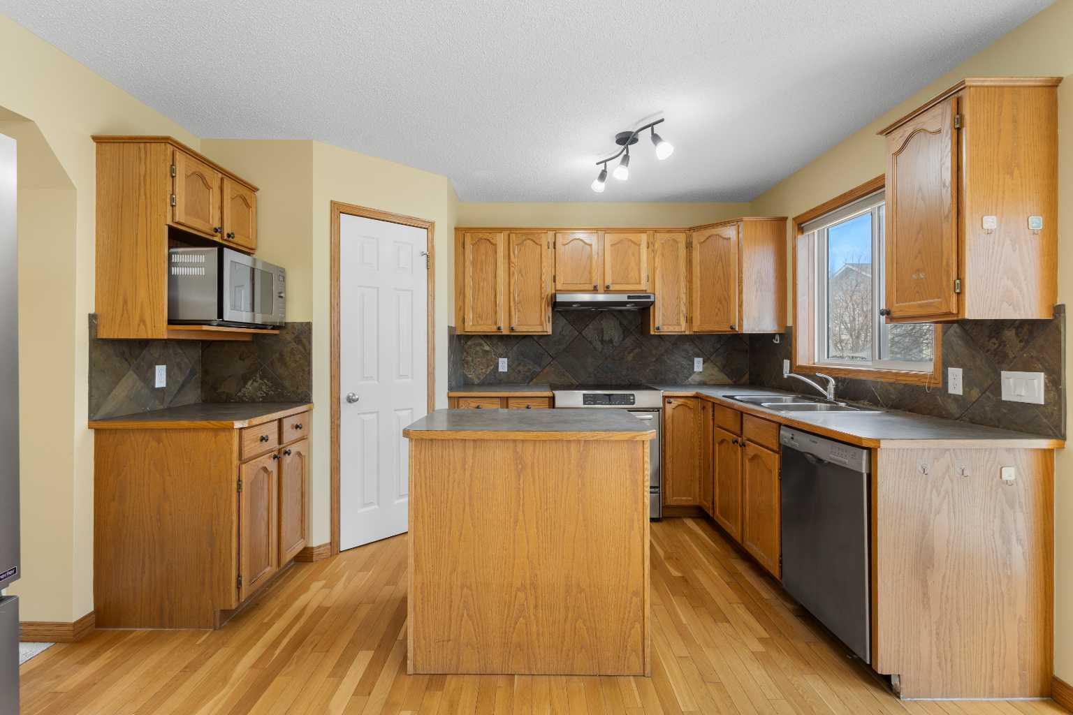 42 Panorama Hills Green NW