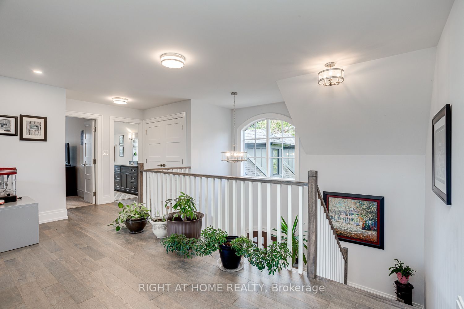 263 N Main St