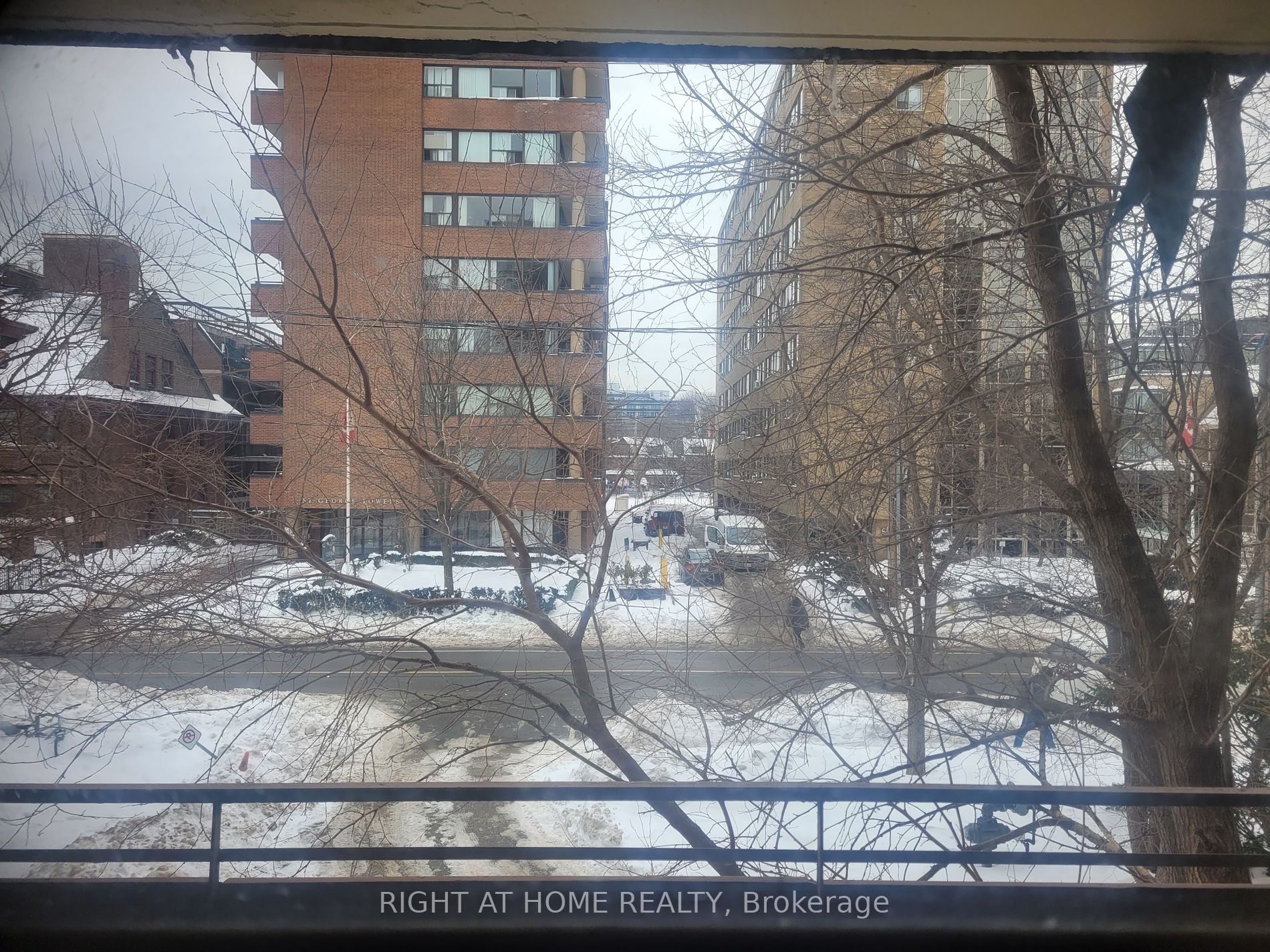 191 St George St 208