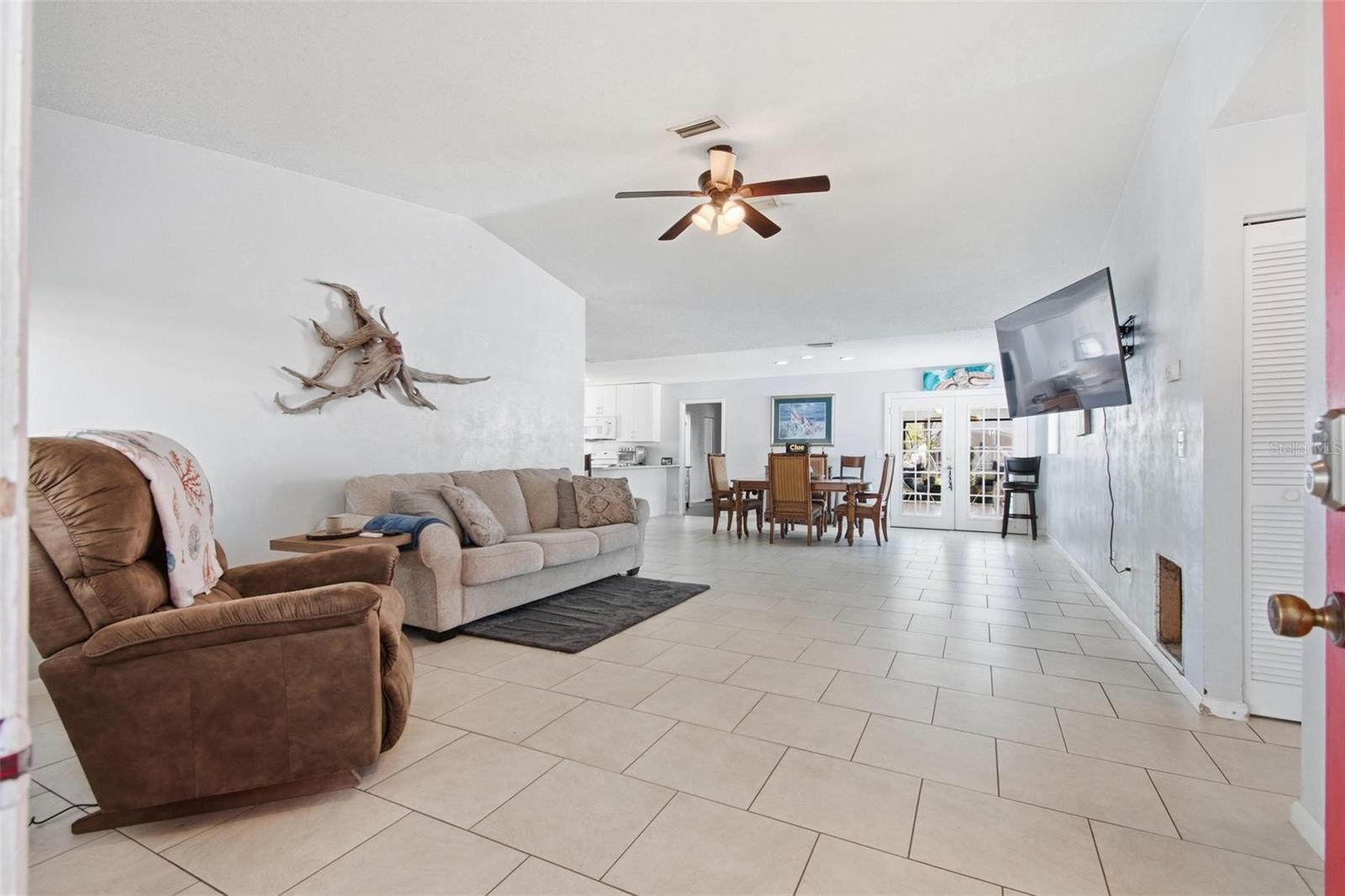 4 Coral Reef Court S
