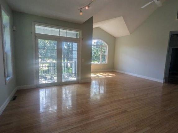 920 Oakcrest Drive