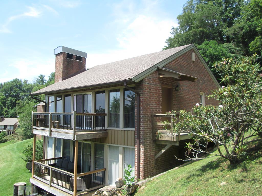 Just off of the Blue Ridge Parkway this adorable "Honeymoon" condo located in Groundhog Mountain Resort. Step inside to an open layout where living, sleeping and relaxation flow together. Enjoy the beautiful Piedmont view or cozy up in front of the wood burning fireplace. The kitchenette is fully functional. The Parkway is an ideal base for hiking, scenic drives, wineries and local attractions. Groundhog Mountain community has Tennis Courts and a community pond. Call for more details!