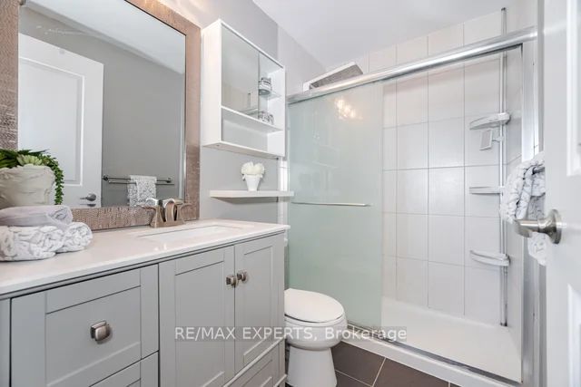 9255 Jane St 809