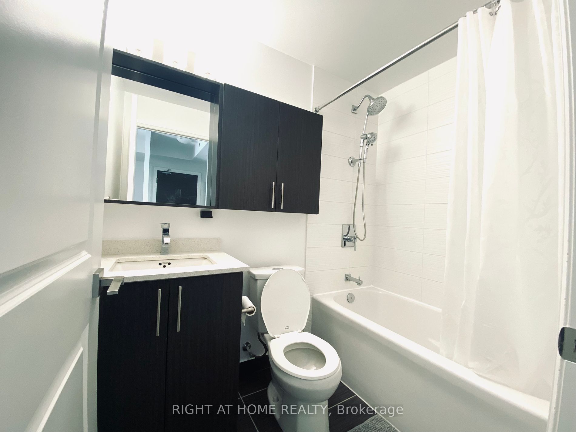 3600 W Highway 7 221