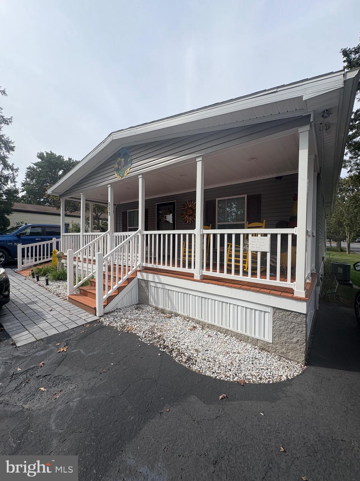511 Maple Dr  