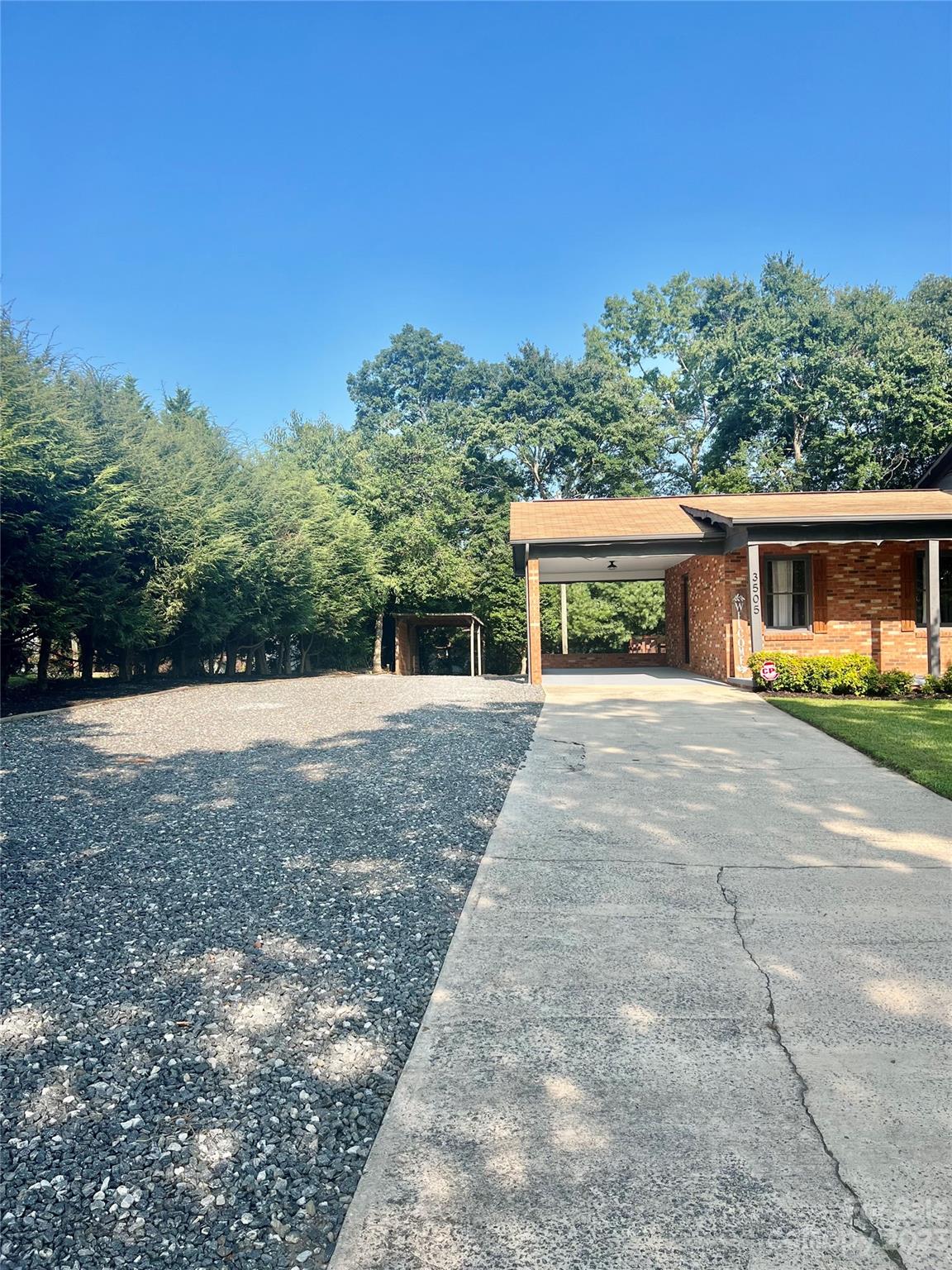 3505 Deal Mill Road