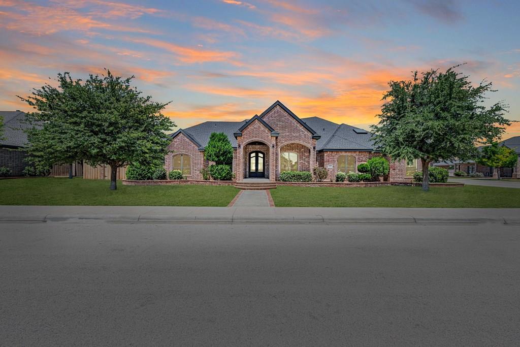 This exclusive Grasslands Estates mega house is truly one-of-a-kind. It features a remarkable four bedrooms and four and a half baths, designed with a highly desirable floor plan that includes wings of bedrooms and private spaces. Enjoy a theatre-grade movie room, an extravagant gourmet kitchen with professional-grade appliances, and stunning Level 5 zebra granite with waterfall features. The home also includes a formal dining area, a breakfast nook, and a professional NFL-style home gym, along with an eight-car garage. The quality and design of this property are simply exceptional!