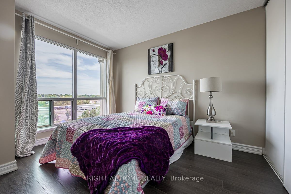 18 Lee Centre Dr 501