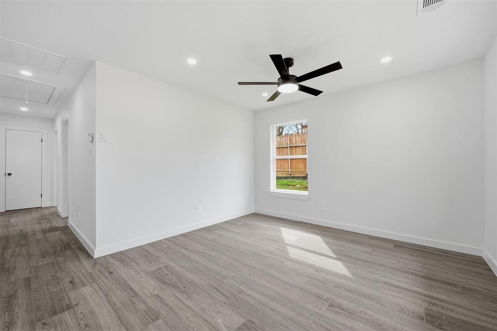 104 N Imperial Drive