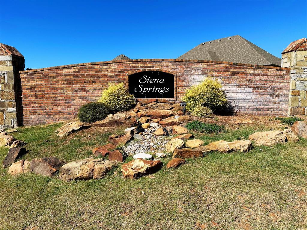 Prime residential lot in the desirable Siena Springs community of Norman! This property offers flexibility, purchase the lot and build later, or build with Topmark Homes to bring your dream home to life with one of several semi-custom floor plans. Enjoy a peaceful neighborhood with city utilities, paved streets, and convenient access to top-rated schools, shopping, and parks. Perfect for buyers, builders, or investors looking for an excellent opportunity in a growing area.