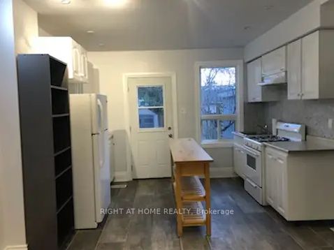 77 Newmarket Ave Main