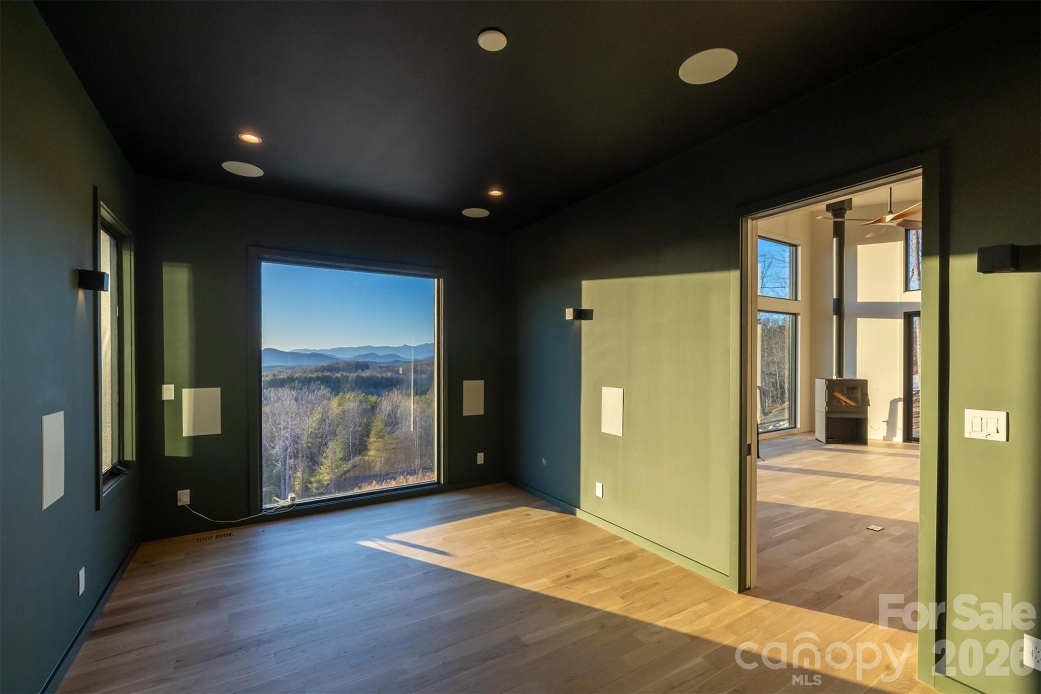 463 Summit Trail