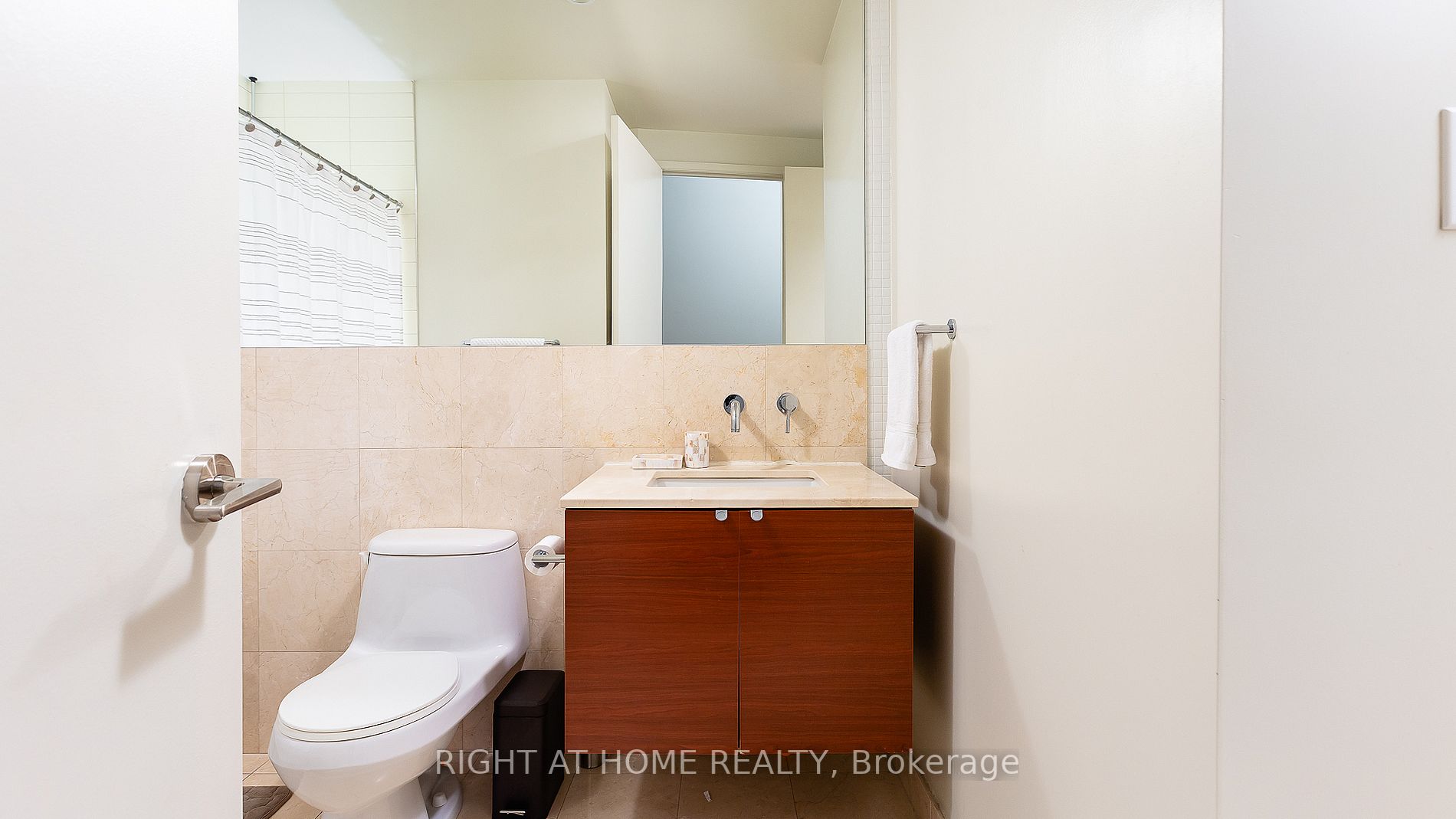 380 Macpherson Ave 314