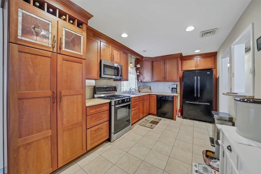 2937 Albany Post Road
