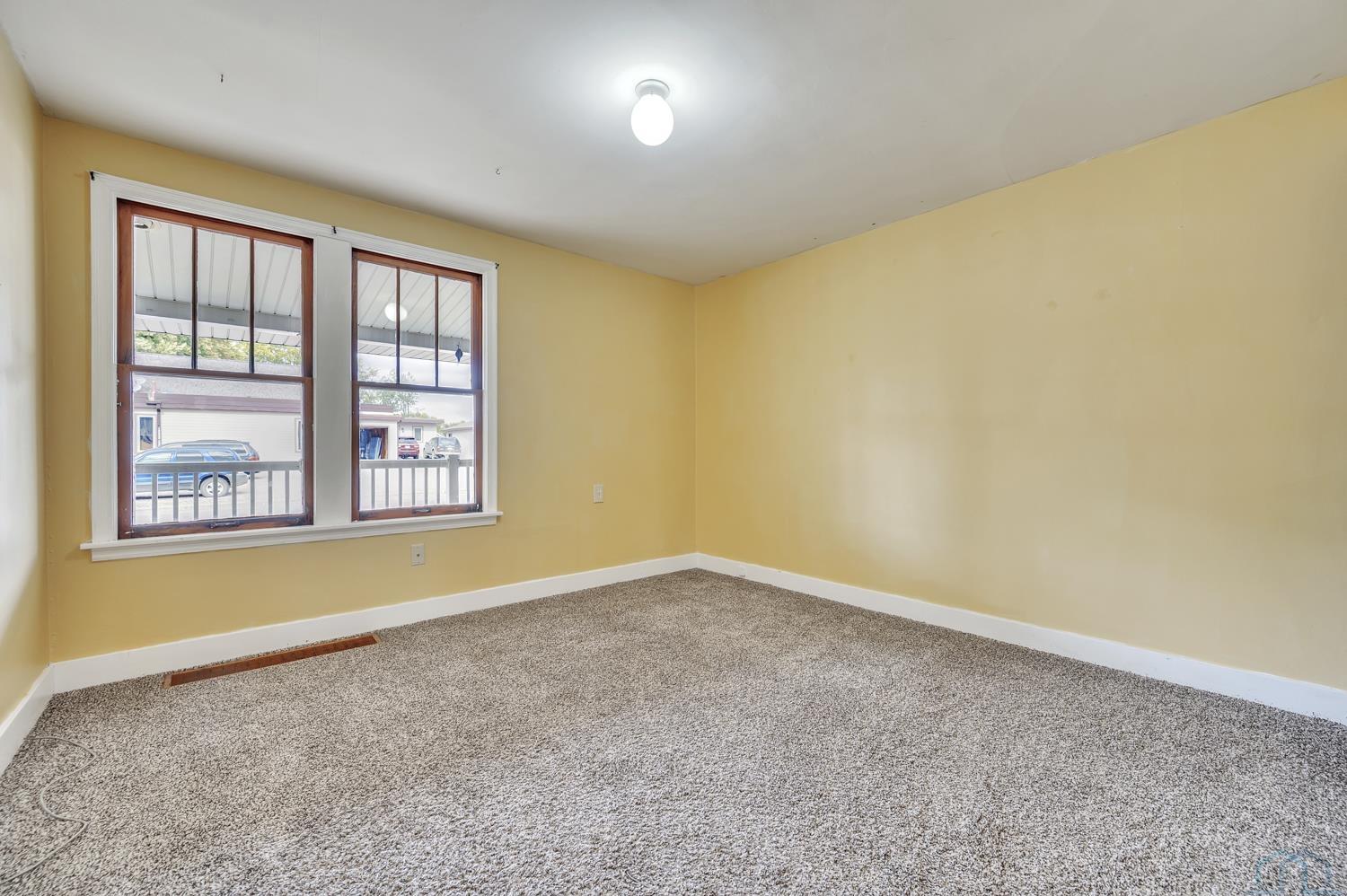 607 Albany Avenue Ne