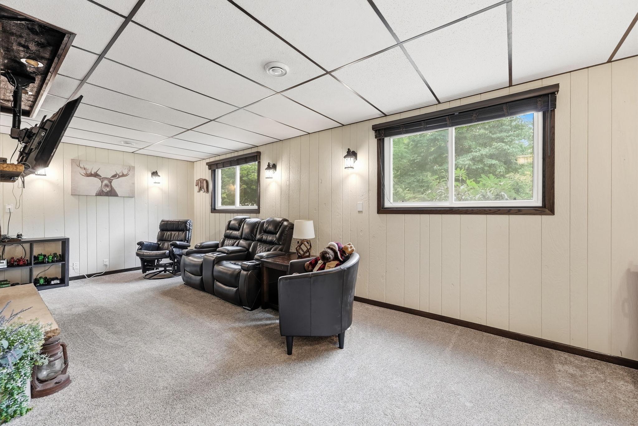 214 Highview Drive W