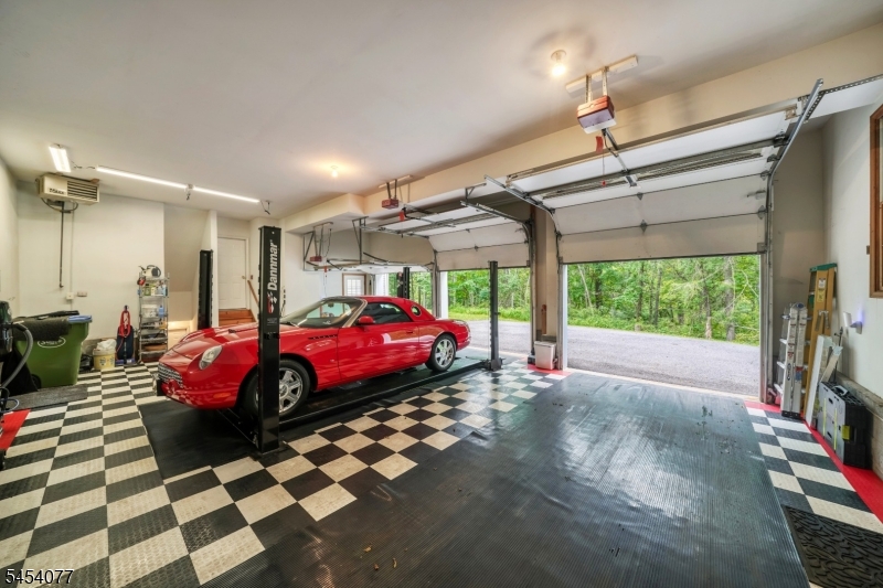 137 Lanning Rd — photo 3 of 38