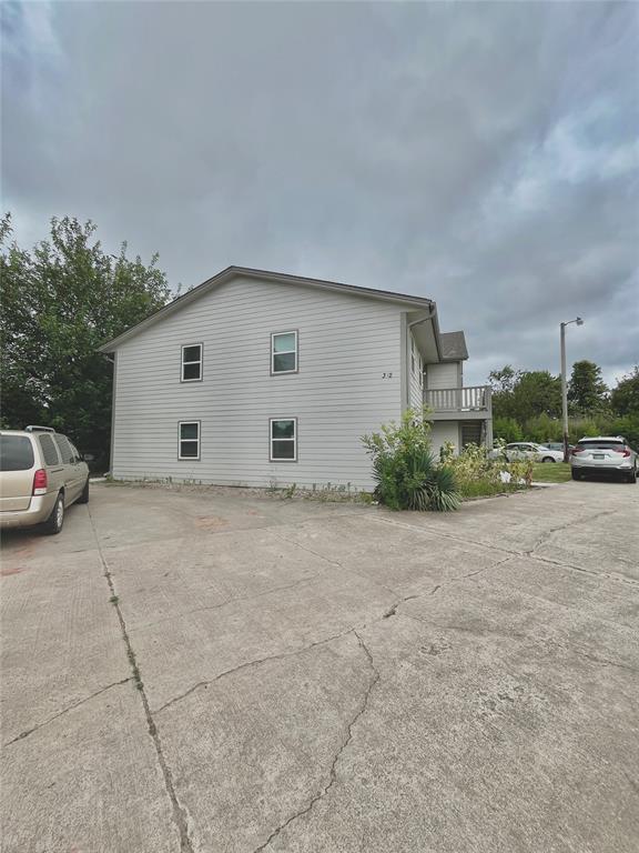 This is a spacious two bedroom, one bathroom upstairs unit with approximately 975 square feet and is located in a 4-plex setting. It is equipped with refrigerator, stove, dishwasher, garbage disposal, washer/dryer hookups and fireplace. Features include dining room area off of the kitchen, separate utility room, spacious closets in both bedrooms, ceiling fans and ceramic tile. New carpet and bathroom July 2025.Tenant pays water and electric.Listing broker is an owner of the company that owns this home with real estate license #071687.***Accepts Norman Housing***On NHA applicants, the first month of tenant’s portion is free if allowed by housing(if there is a rent special). With 13 month lease.Pets Welcome (2 PET LIMIT):1 Pet - $300 Deposit + $25/month Pet Rent2 Pet - $400 Deposit + $40/month Pet RentYouTube Video URL --