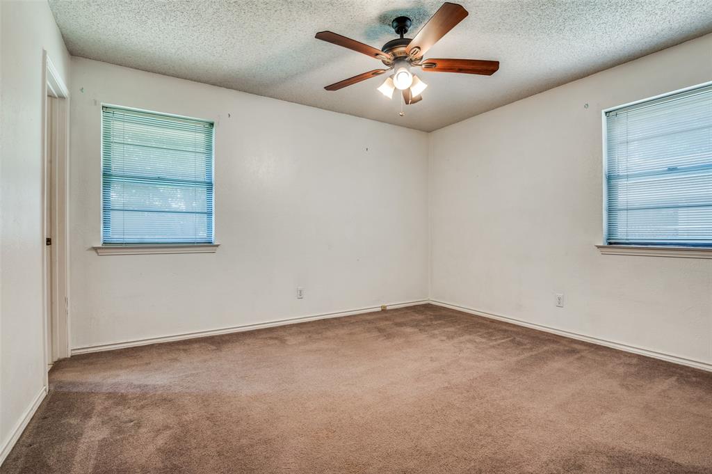 405 Shadowwood Trail
